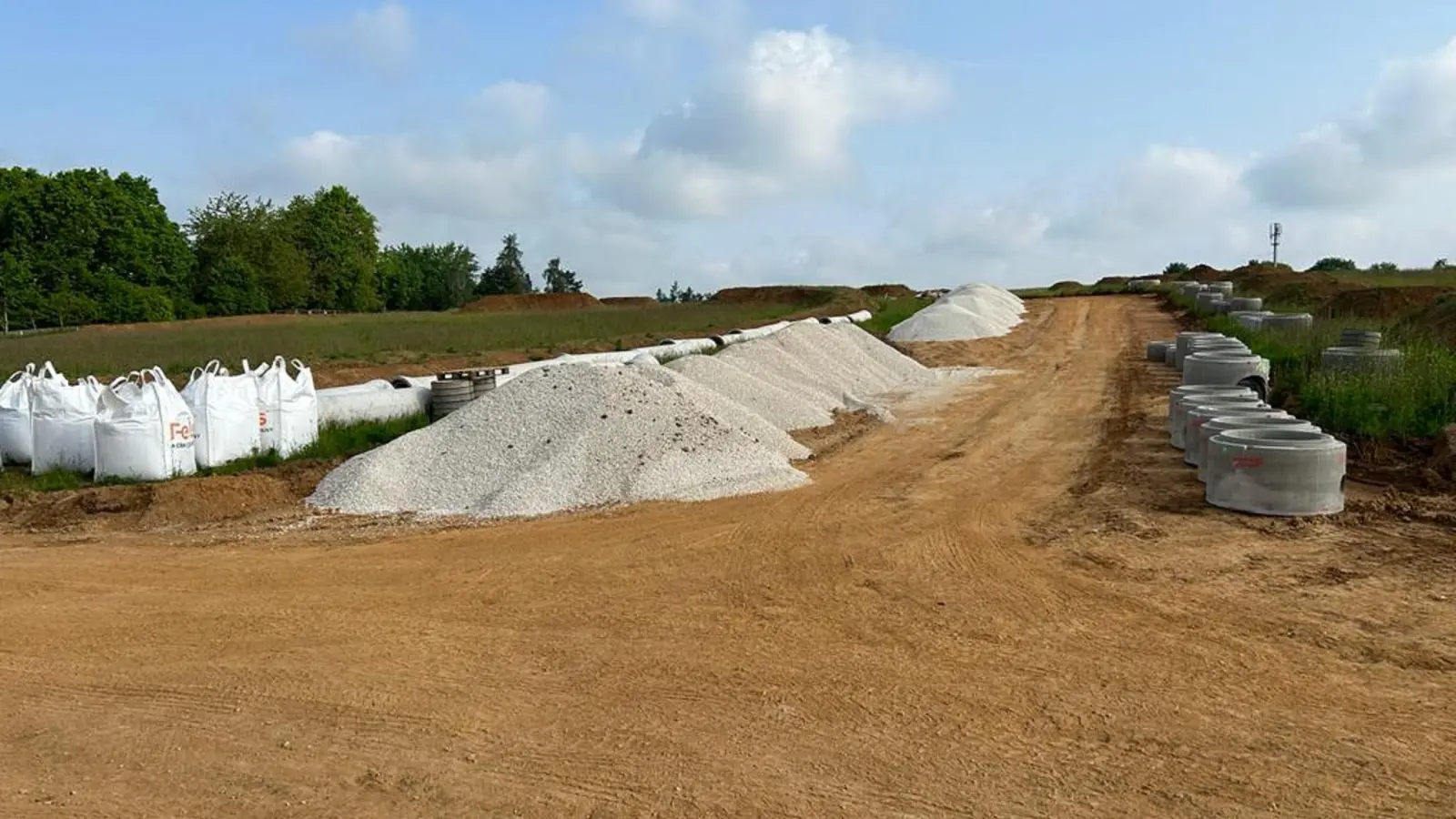 Am neuen Wassertrüdinger Baugebiet „Am Südhang“ steht die Erschließung an. Die finale Festlegung von Kriterien, nach denen die Stadt Bauplätze vergeben will, wurde aber noch einmal vertagt. (Foto: Friedrich Zinnecker)