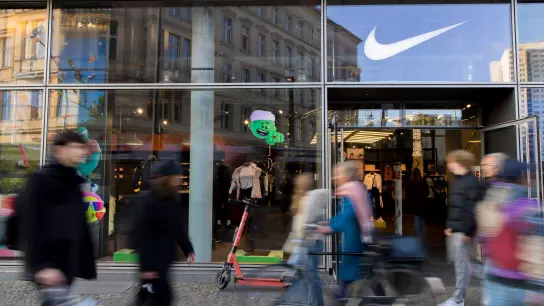 Bei Nike sank der Gewinn. (Foto: Carsten Koall/dpa)