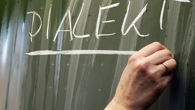 Dialekt ist vielfach mit negativen Klischees behaftet. (Symbolbild) (Foto: Daniel Karmann/dpa)