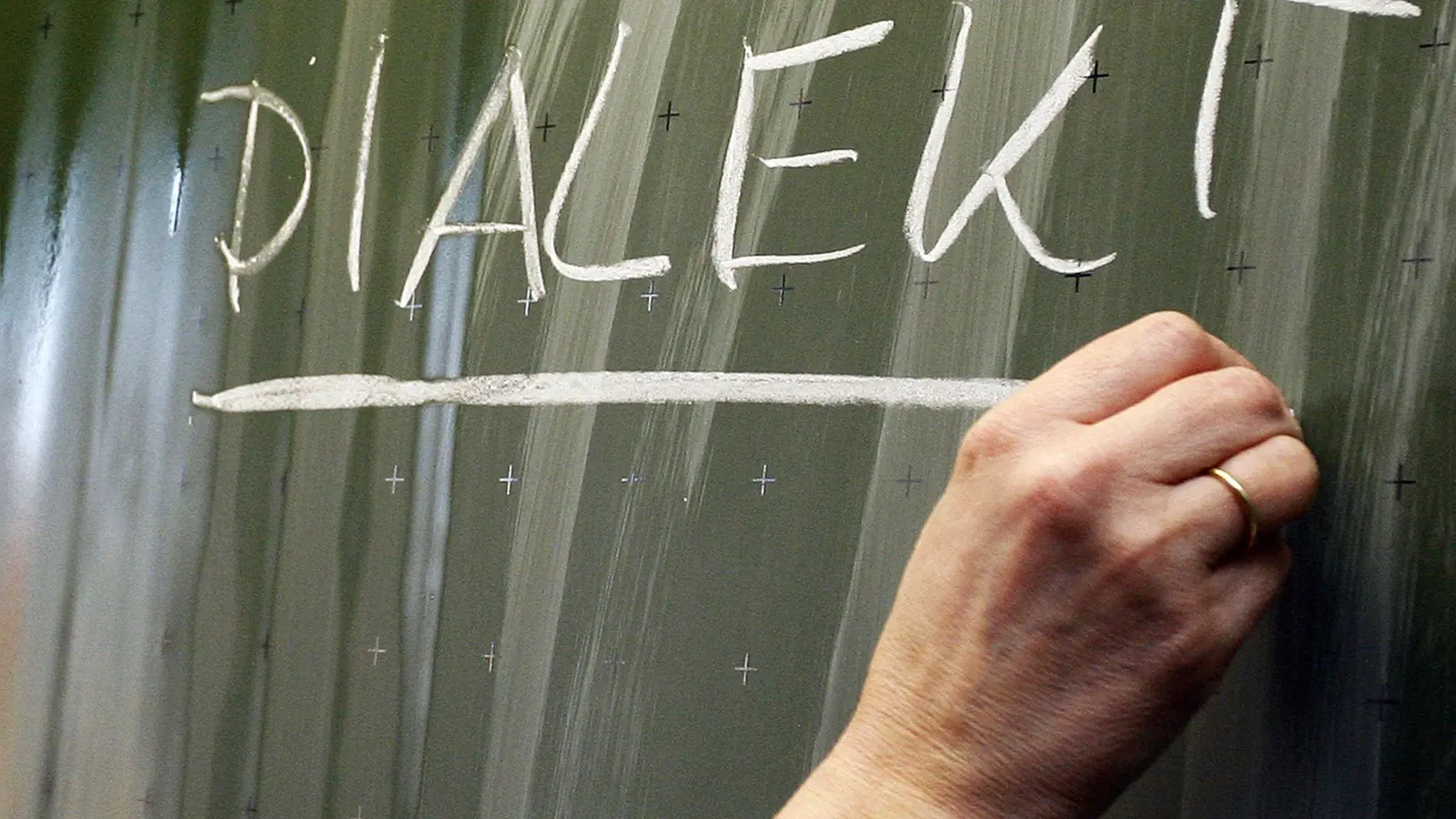 Dialekt ist vielfach mit negativen Klischees behaftet. (Symbolbild) (Foto: Daniel Karmann/dpa)