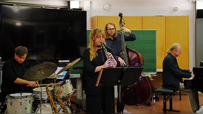 War bei Jazzarise zu Gast: das Bernhard Pichl Quartett, Florian Kettler, Magdalena Busler, Jannis Krüber und Bernhard Pichl (von links). (Foto: Elke Walter)