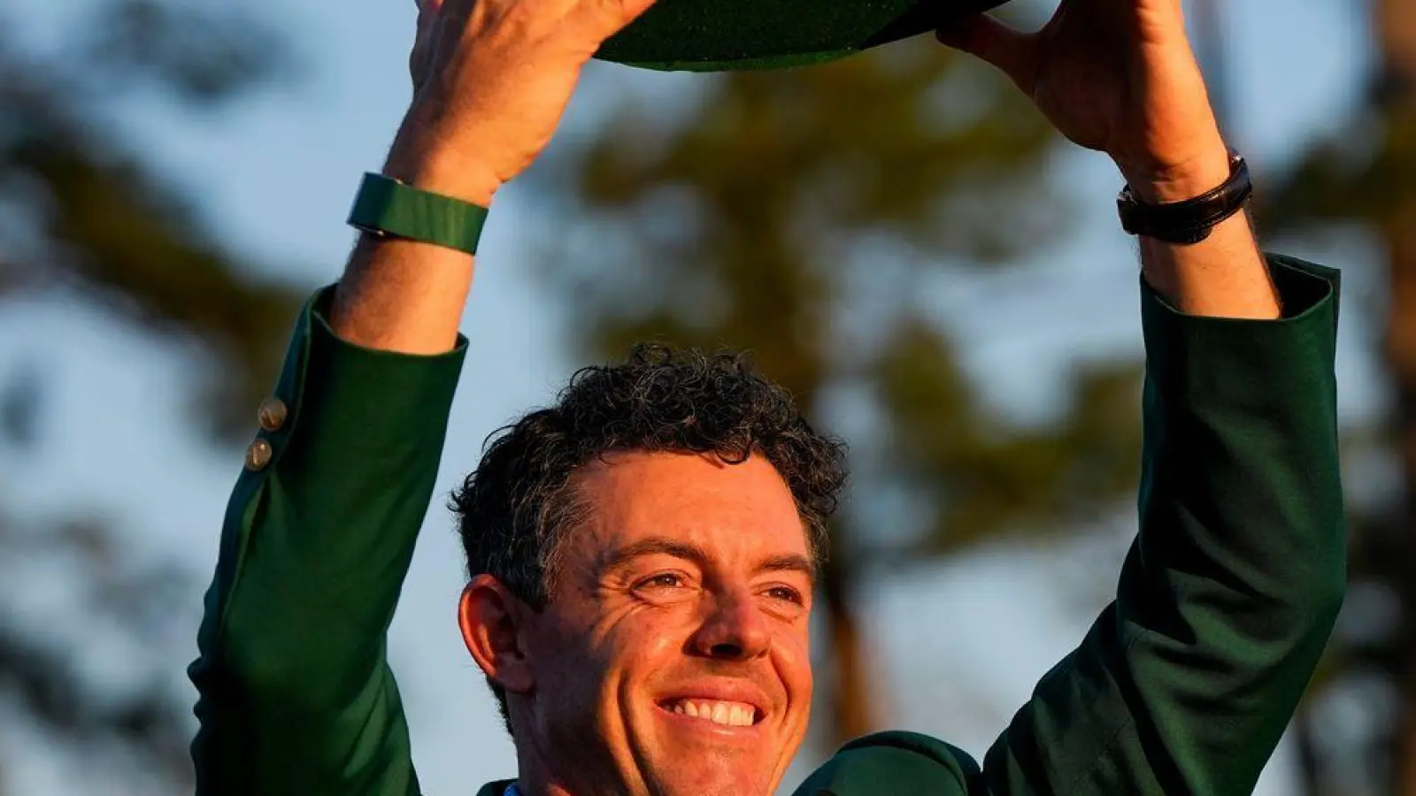 Rory McIlroy ist erst der vierte erfolgreiche Titelverteidiger in der Geschichte des Masters. (Foto: David J. Phillip/AP/dpa)