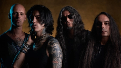 Die Band „Lacrimas Profundere” um den Neustädter Ilker Ersin (rechts). (Foto: Tony Berger)