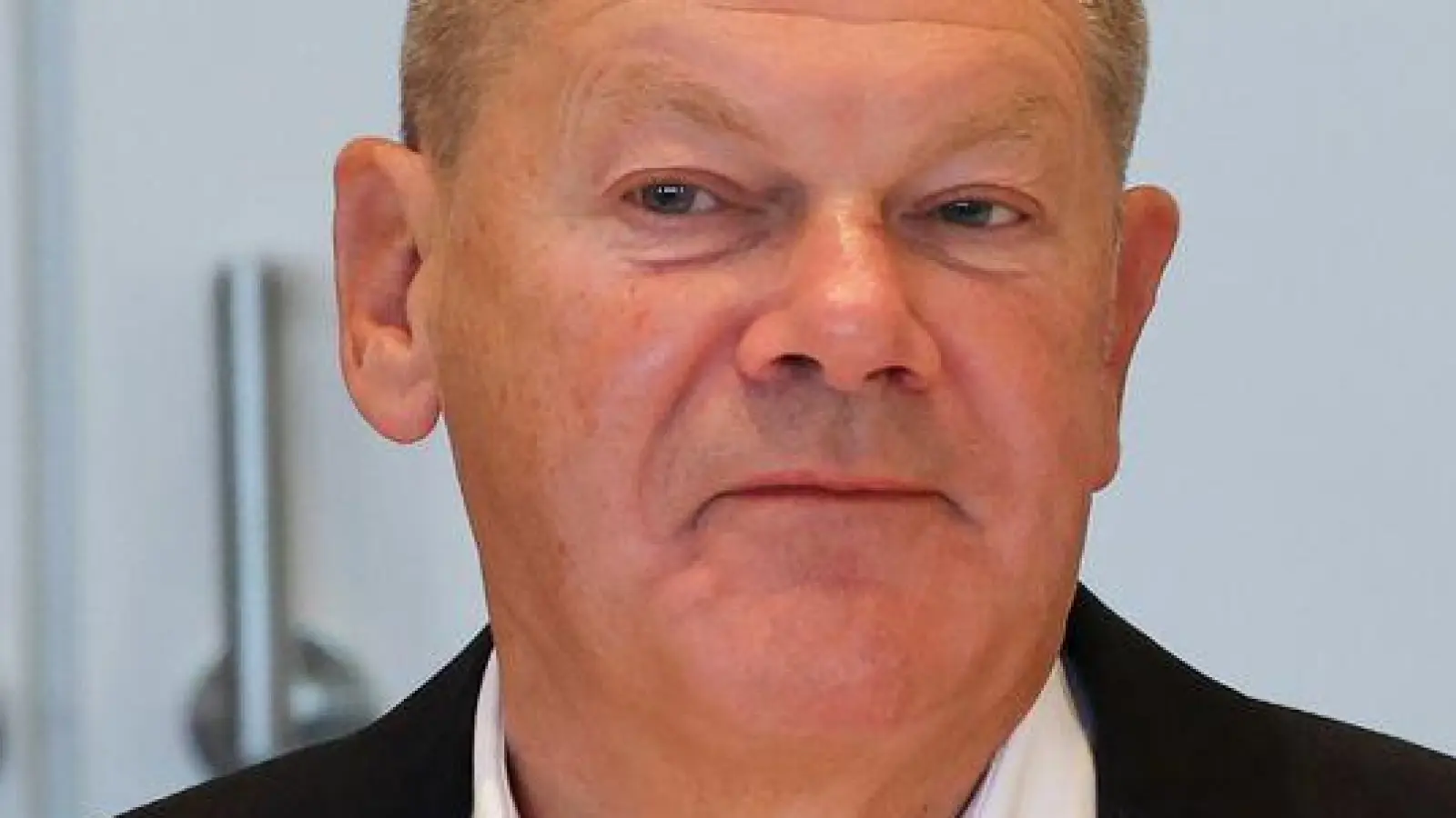 Ex-Kanzler Olaf Scholz (SPD) sagte im Schweriner Untersuchungsausschuss zur Nord Stream 2-Pipeline für russisches Erdgas aus.  (Foto: Bernd Wüstneck/dpa)