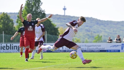 Bastian Herzner (rechts) konnte bereits 7 Treffer für den TSV Marktbergel erzielen (Foto: Martin Rügner)
