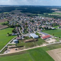 Erntedankzeit bedeutet in Dürrwangen auch Kirchweihzeit. Vom 15. bis 19. Oktober 2026 wird in der Marktgemeinde gefeiert.  (Foto: Timur Buz)