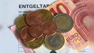 Am 1. Januar steigt der gesetzliche Mindestlohn von 12,82 auf 13,90 Euro. (Symbolbild) (Foto: Marcus Brandt/dpa)