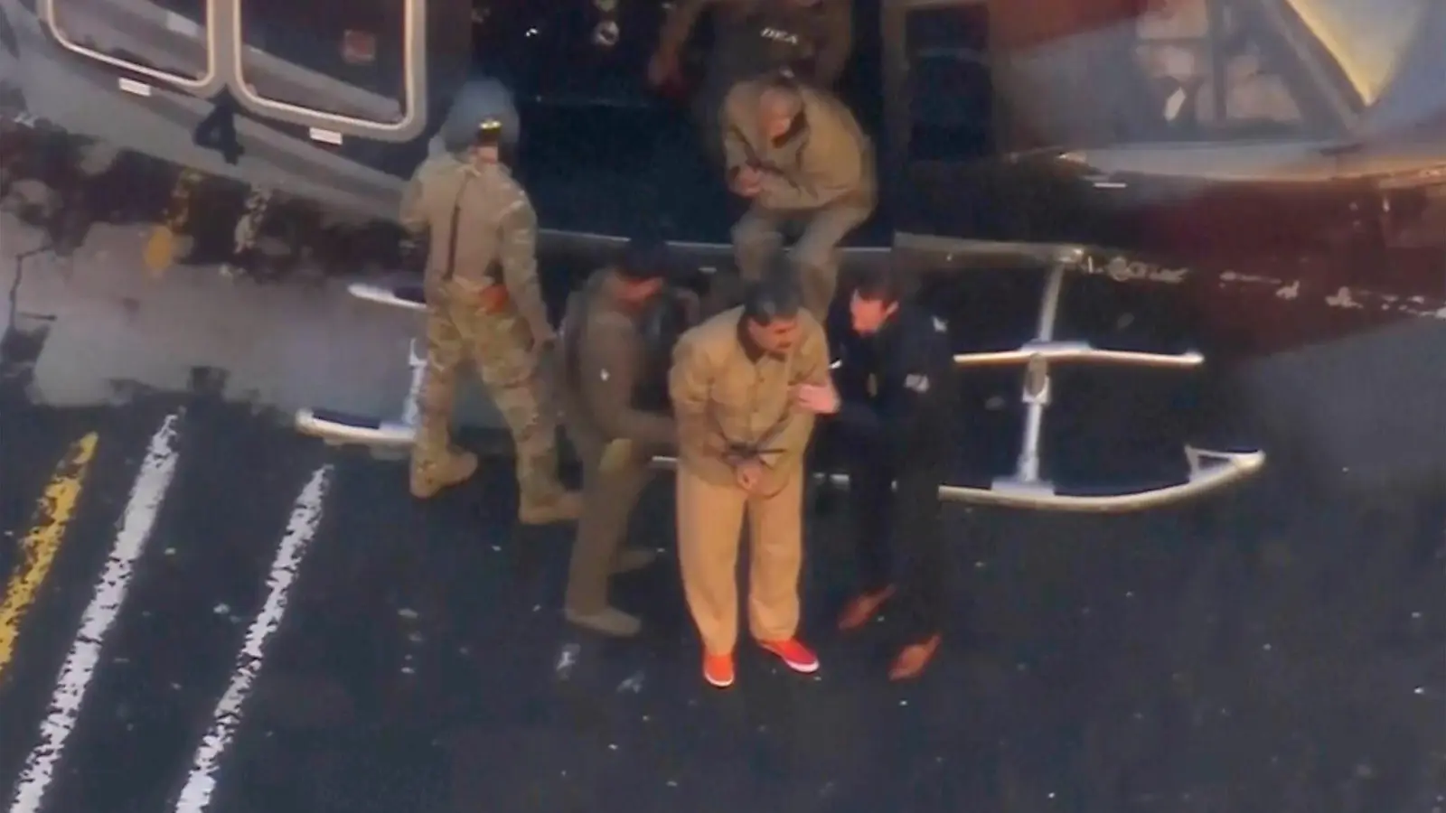 Nicolás Maduro wurde von Spezialkräften begleitet. (Foto: WABC/WABC TV/AP/dpa)