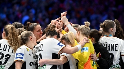 Deutschlands Handballerinnen kehren mit WM-Silber nach Hause zurück. (Foto: Federico Gambarini/dpa)