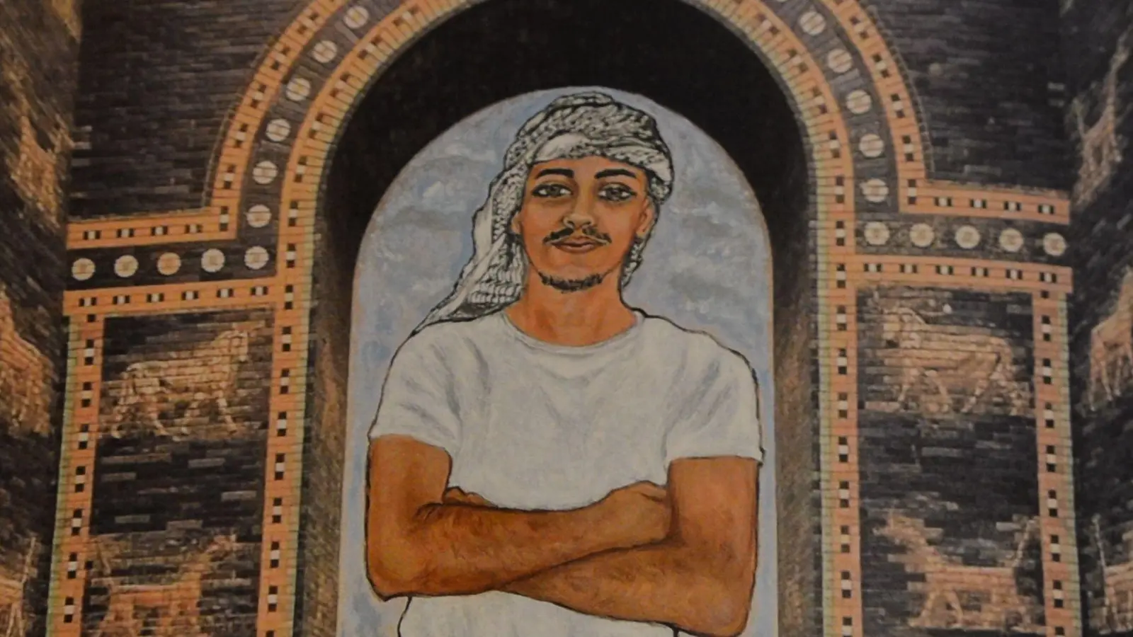 Ein Iraker vor dem Ischtar-Tor zu Babylon – ein Werk der Serie „Menschen in Deutschland vor ihrem historischen Hintergrund“. (Repro: J. Zimmermann)