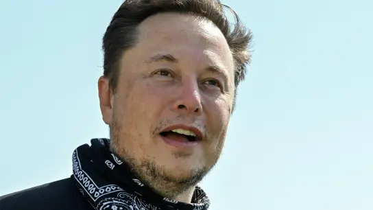 Twitter-Beseitzer Elon Musk lässt Twitter-Nutzer über die Freischaltung gesperrter Accounts abstimmen. (Foto: Patrick Pleul/dpa-Zentralbild/dpa)