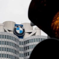 In Europa und den USA hat sich BMW solide geschlagen - in China geht es dagegen drastisch nach unten. (Archivbild) (Foto: Tobias Hase/dpa)