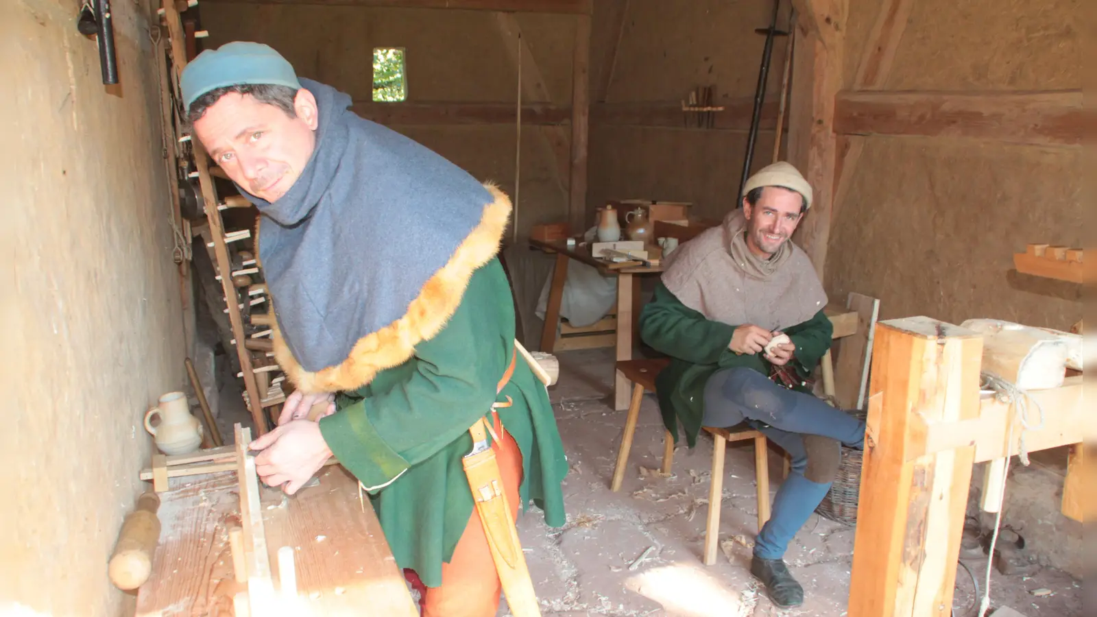 Mittelalterliche Handwerkstechniken wurden im Freilandmuseum präsentiert. (Foto: Hans-Bernd Glanz)