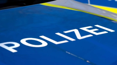 Die Polizei konnte den 32-jährigen Betrüger bei einer vermeintlichen Geldübernahme festnehmen. (Symbolbild) (Foto: Sven Hoppe/dpa)