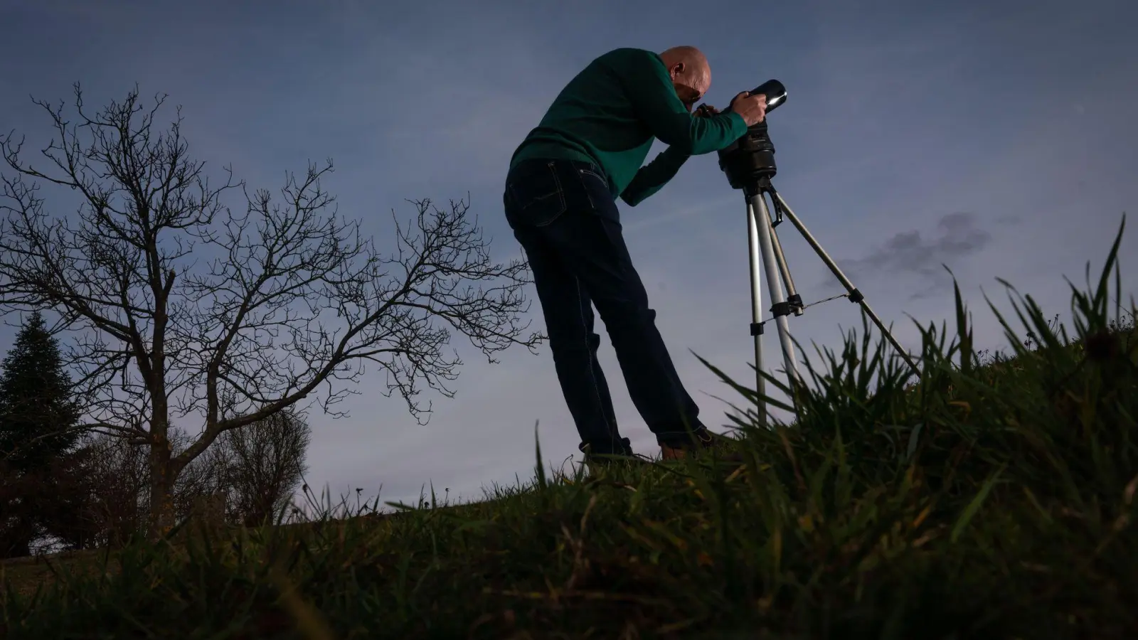 Die Zahl der Meldungen bei den Hobbyastronomen von Cenap wächst stetig seit einigen Jahren. (Archivbild) (Foto: Frank Rumpenhorst/dpa)