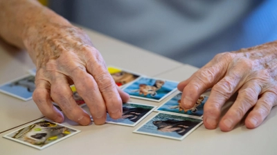Was sich sicher bezüglich der Alzheimer-Vorbeugung positiv auswirke, sei kognitive Stimulierung, sagt Präventionsforscher Jochen René Thyrian vom Deutschen Zentrum für Neurodegenerative Erkrankungen. (Foto: Sven Hoppe/dpa)