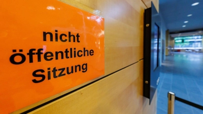 Fast 33 Jahre nach dem gewaltsamen Tod eines Mädchens in Unterfranken wird vor dem Landgericht Würzburg plädiert. (Symbolbild) (Foto: Daniel Karmann/dpa)