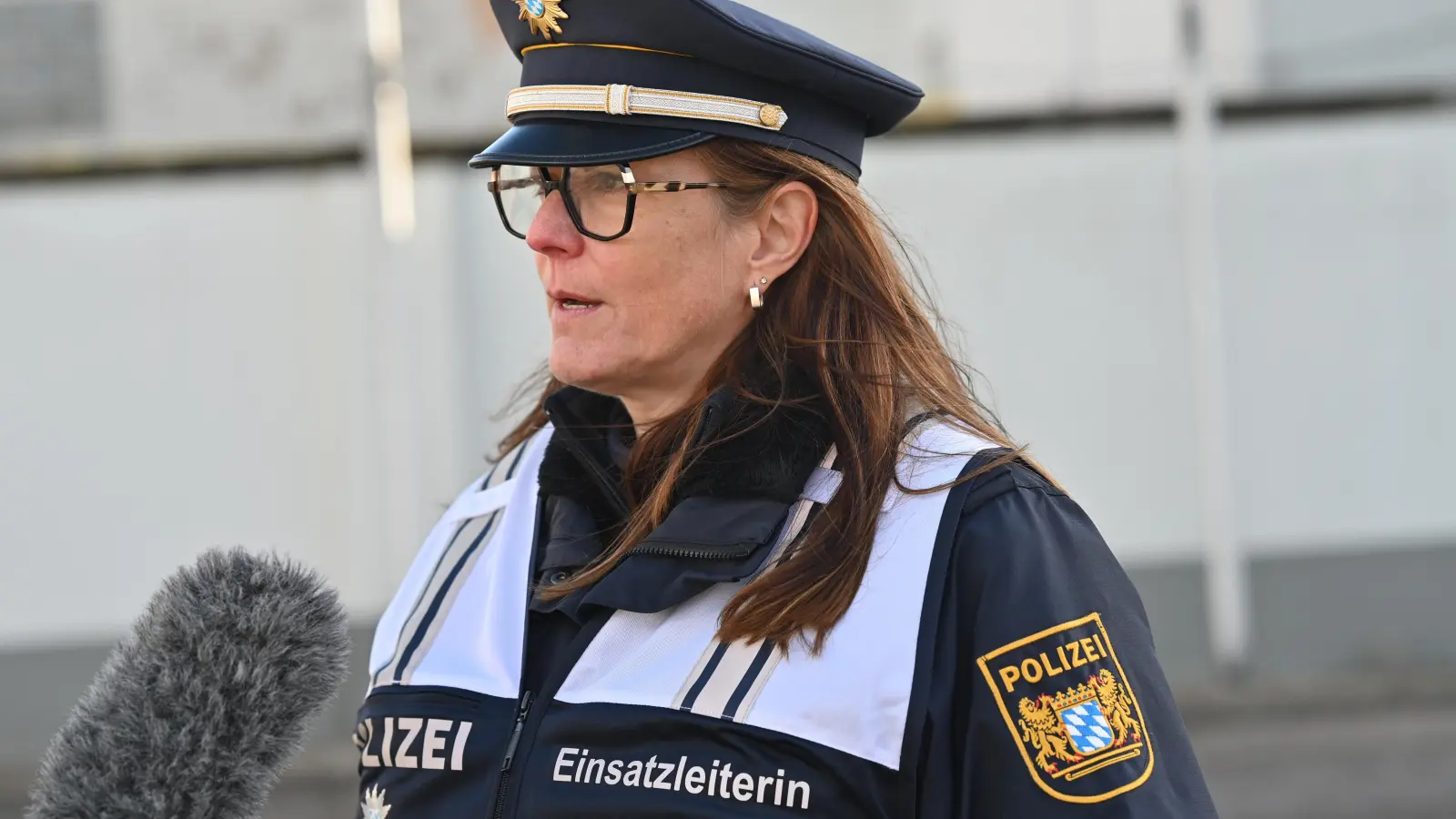 Zu den Aufgaben von Simone Wiesenberg bei der Ansbacher Inspektion gehört die Leitung großer Einsätze wie bei einem Ammoniakalarm im November. (Foto: Manfred Blendinger)