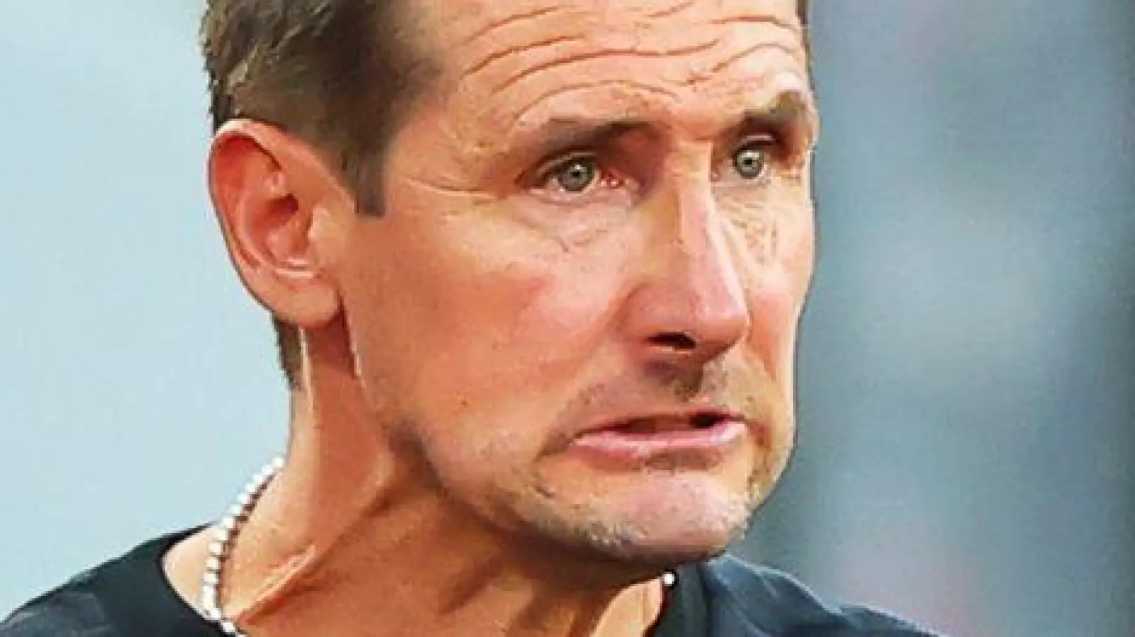 Nürnberg-Trainer Miroslav Klose hat die drei ersten Pflichtspiele verloren. (Foto: Daniel Karmann/dpa)