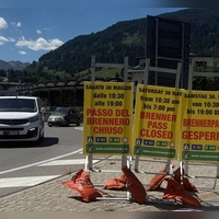 Die italienischen Behörden sind für die Brennersperre gerüstet.  (Foto: Matthias Röder/dpa)