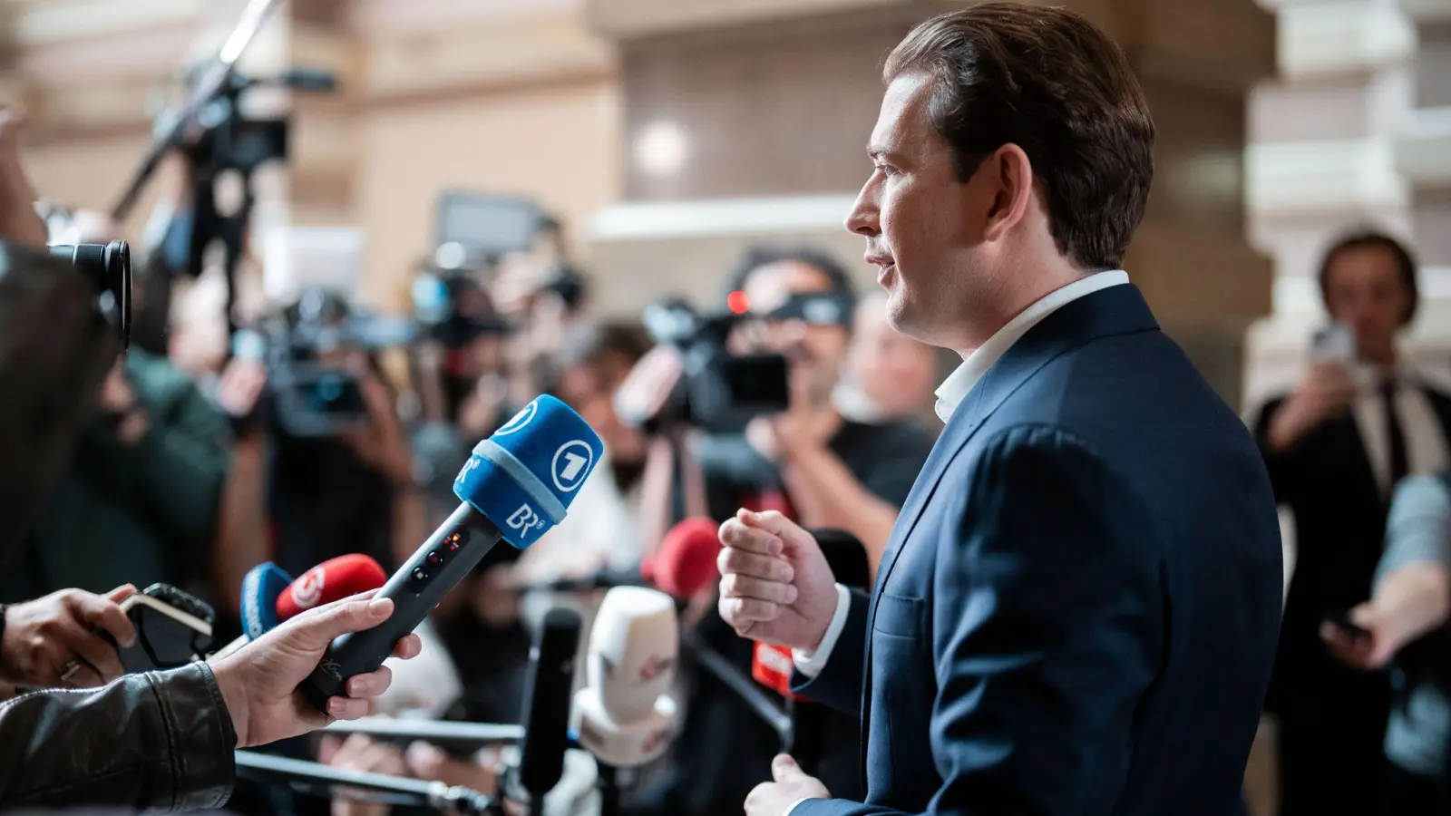 Österreichs Ex-Kanzler Sebastian Kurz ist vom Vorwurf der Falschaussage freigesprochen worden (Foto: Georg Hochmuth/APA/dpa)