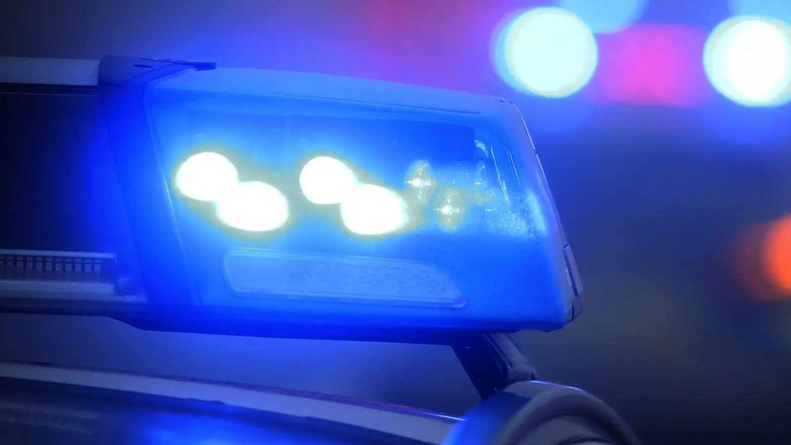 Die Polizei ermittelt wegen Diebstahls und gefährlichen Eingriffs in den Straßenverkehr gegen den 64-Jährigen. (Symbolbild) (Foto: Karl-Josef Hildenbrand/dpa)