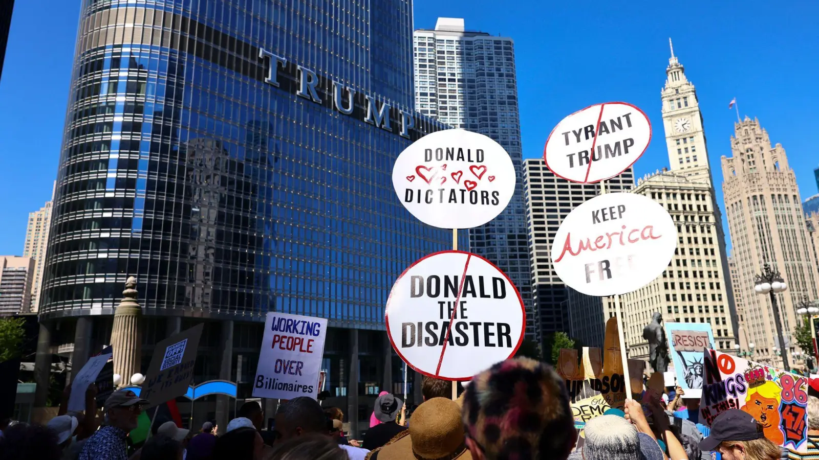 In Chicago kocht die Stimmung hoch. (Archivbild) (Foto: Anthony Vazquez/Chicago Sun-Times/AP/dpa)