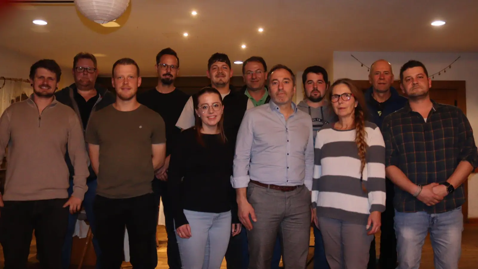 Die Nominierten, jeweils von links: vorne Maximilian Nagel, Maik Bruder, Jasmin Feindert, Jürgen Dierauff, Elke Wurzenberger und Michael Felsch; hinten Roland Scheitacker, Dominik Magin, Alexander Felsch, Dr. Stefan Jungert, Tobias Feindert und Richard Wörrlein. (Foto: Rainer Fritsch)