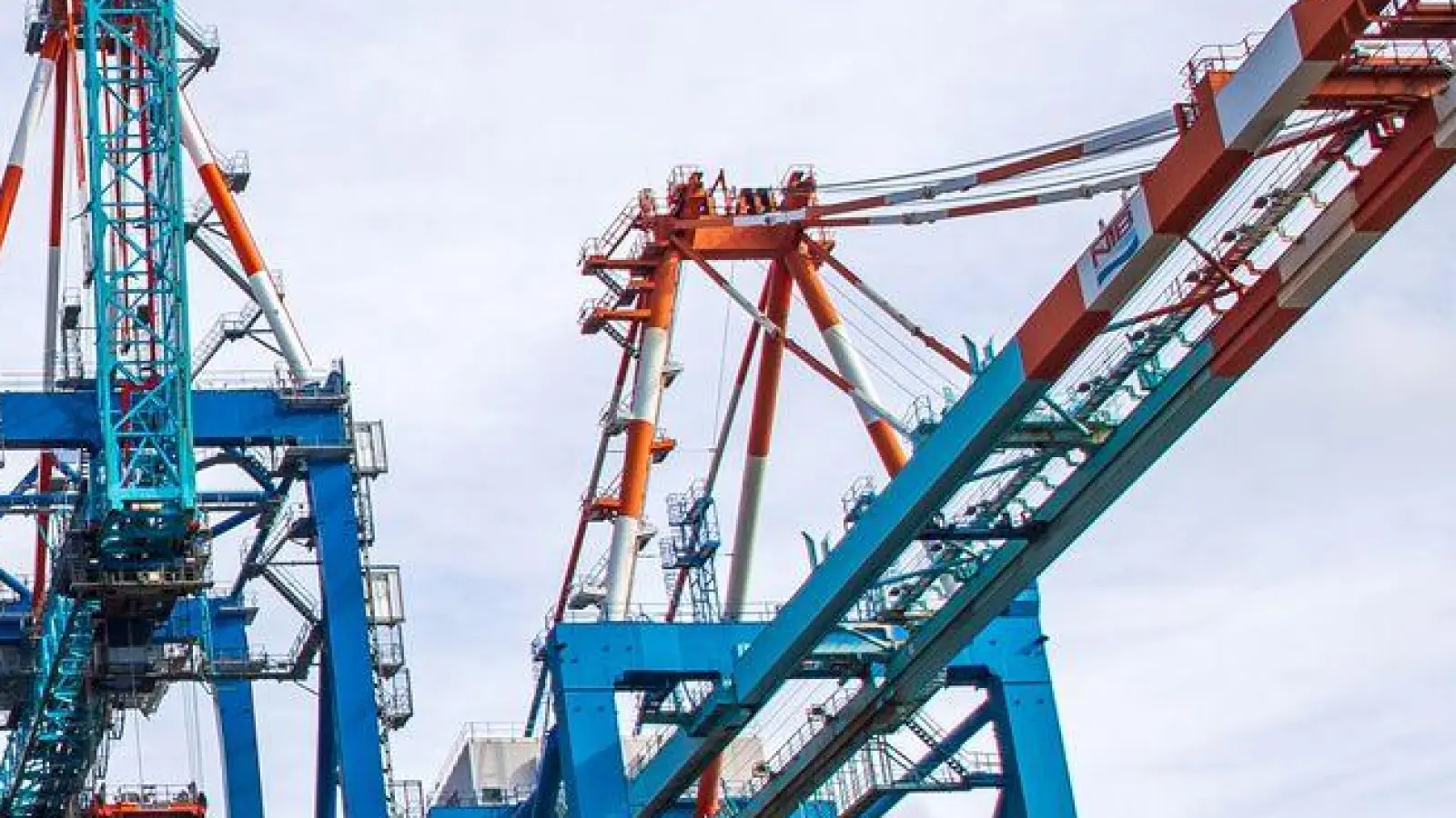 Die deutsche Wirtschaft schwächelt nach wie vor, zeigt der Konjunkturausblick der Industrieländer-Organisation OECD. (Archivbild)  (Foto: Sina Schuldt/dpa)