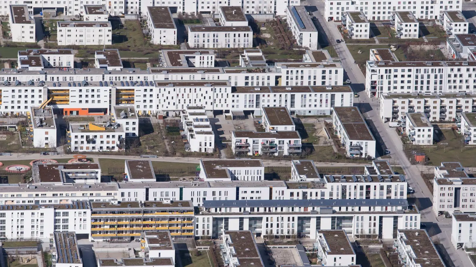 Der Wohnungsmangel in Deutschland zieht nach Analyse des Pestel-Instituts mittlerweile die gesamtwirtschaftliche Entwicklung in Mitleidenschaft. (Symbolbild) (Foto: Sven Hoppe/dpa)