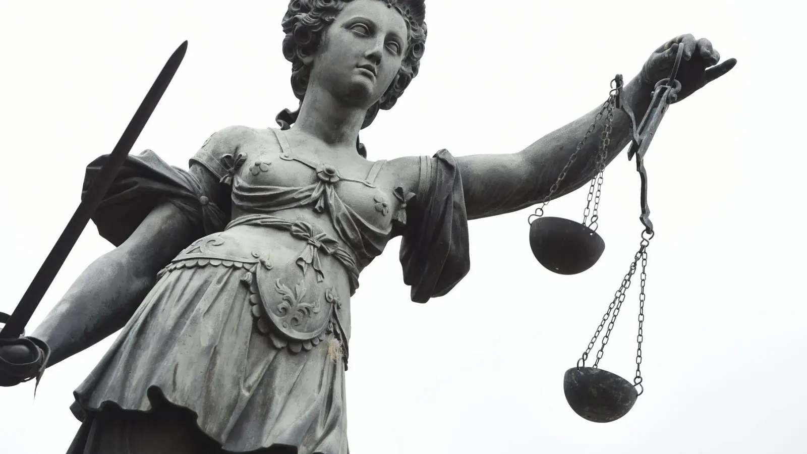 Wer als Lehrerin verbeamtet werden will, sollte lieber nicht schummeln. (Foto: Arne Dedert/dpa/dpa-tmn)