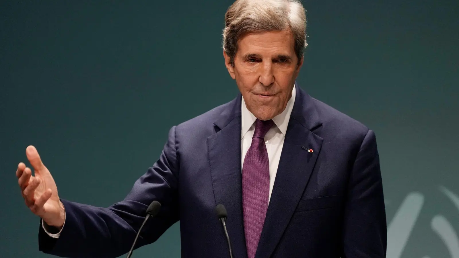 UN-Klimabeauftragter John Kerry will mit den USA auf den fossilen Energien aussteigen. (Foto: Kamran Jebreili/AP/dpa)