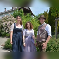 Svenja Durst (links) und Rebecca Pfeiffer (Mitte) vom Touristikservice Wassertrüdingen und Neu-Bürgermeister Jörg Edelmann zogen ein positives Resümee ihres ersten gemeinsamen Heimat- und Volksfestes. (Foto: Peter Tippl)