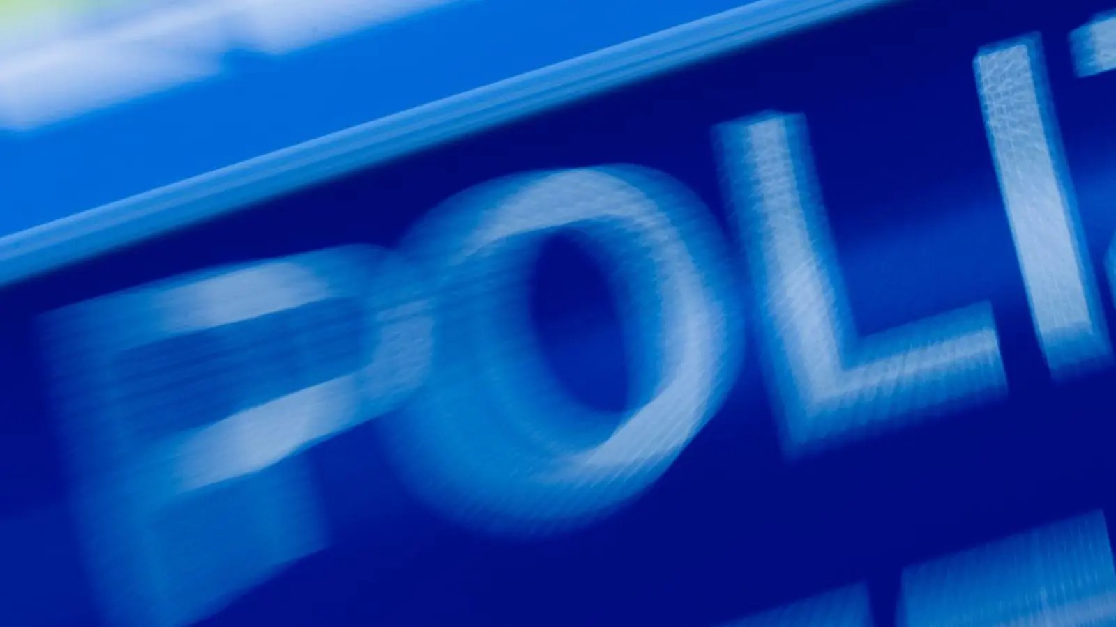 Mit lebensgefährlich hohem Alkoholpegel raste der Fahrer über die Autobahn. (Archivbild) (Foto: Rolf Vennenbernd/dpa)