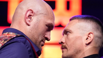Der WM-Kampf zwischen Tyson Fury (l) und Alexander Usyk soll nun am 18. Mai in Saudi-Arabien stattfinden. (Foto: Zac Goodwin/PA Wire/dpa)