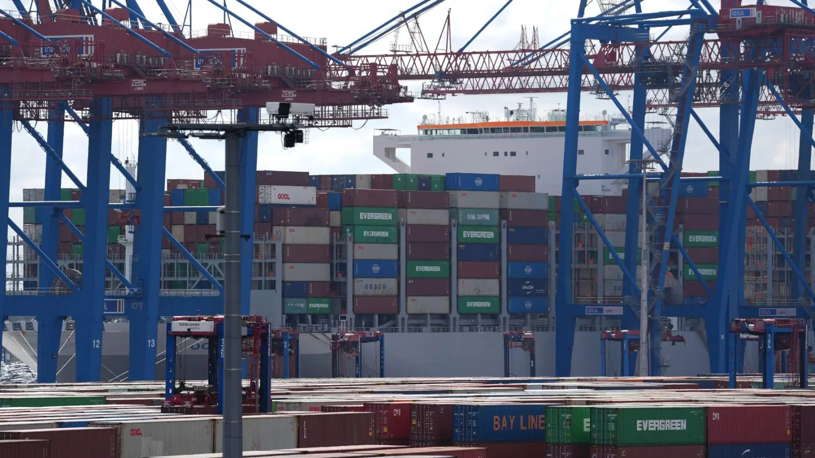 Die EU warnt vor verheerenden Konsequenzen neuer US-Zölle. (Archivbild) (Foto: Marcus Brandt/dpa)