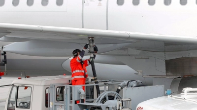 Technische Probleme an einem einzelnen Tankwagen sind kein außergewöhnlicher Umstand, der die Airline von Entschädigungszahlungen befreit, entschied ein Gericht. (Foto: Markus Scholz/dpa/dpa-tmn)