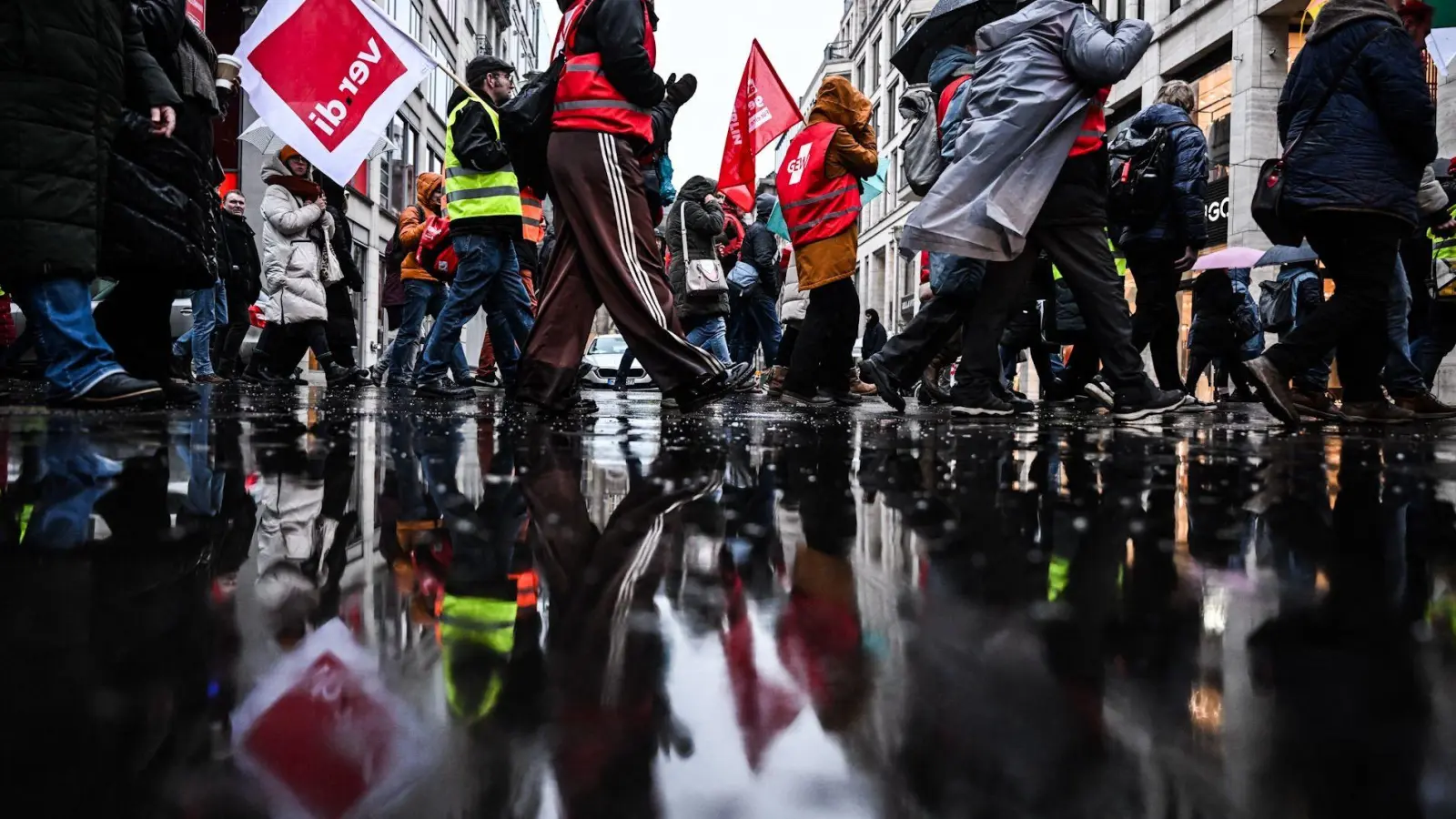 Wie hier in Berlin werden Warnstreiks in den kommenden Wochen verstärkt spürbar sein.  (Foto: Britta Pedersen/dpa)