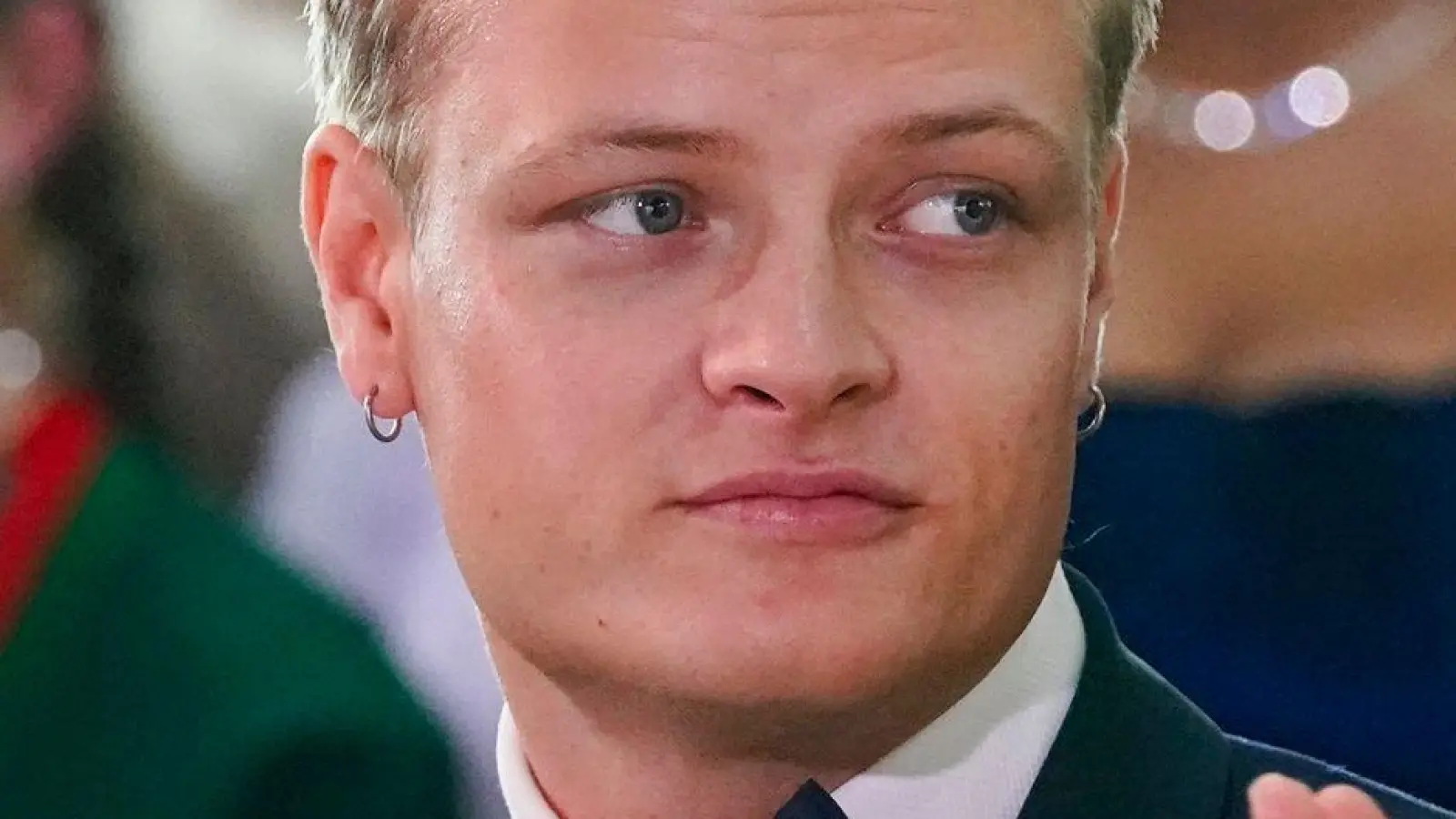 Marius Borg Høiby, hier im Jahr 2022 an der Seite seiner Mutter Kronprinzessin Mette-Marit. (Archivbild) (Foto: Lise Aserud/NTB/dpa)