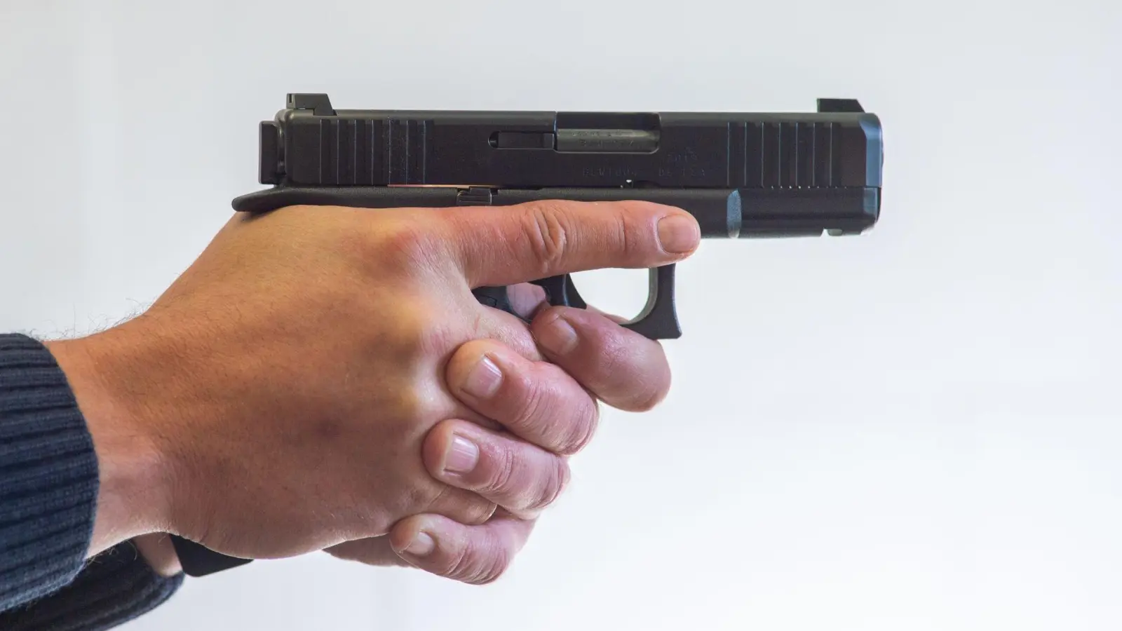 Pistole „Glock 46“. Der Industrielle und milliardenschwere Waffenhersteller Gaston Glock ist tot. (Foto: Klaus-Dietmar Gabbert/dpa-Zentralbild/dpa)