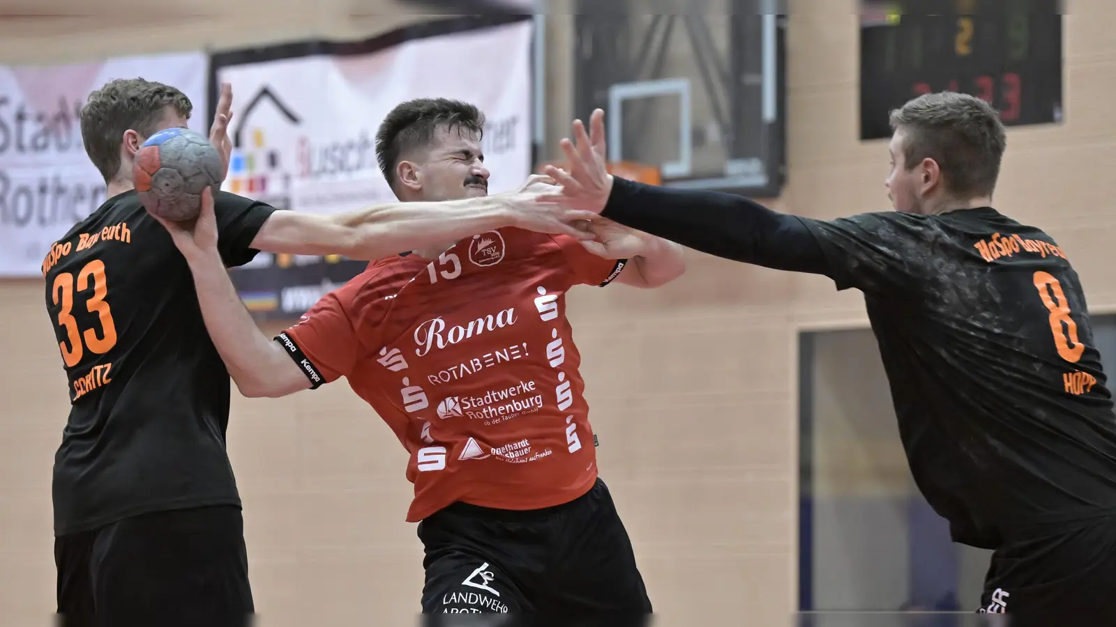 Das tat weh: Den Rothenburgern mit Nedim Jasarevic (am Ball, hier in einem anderen Spiel) gelang in den Schlussminuten kein Tor mehr. (Foto: M. Rügner)