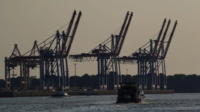 Blick in den Hamburger Hafen: Die Wirtschaftsleistung in Deutschland ist rückläufig. (Foto: Marcus Brandt/dpa)
