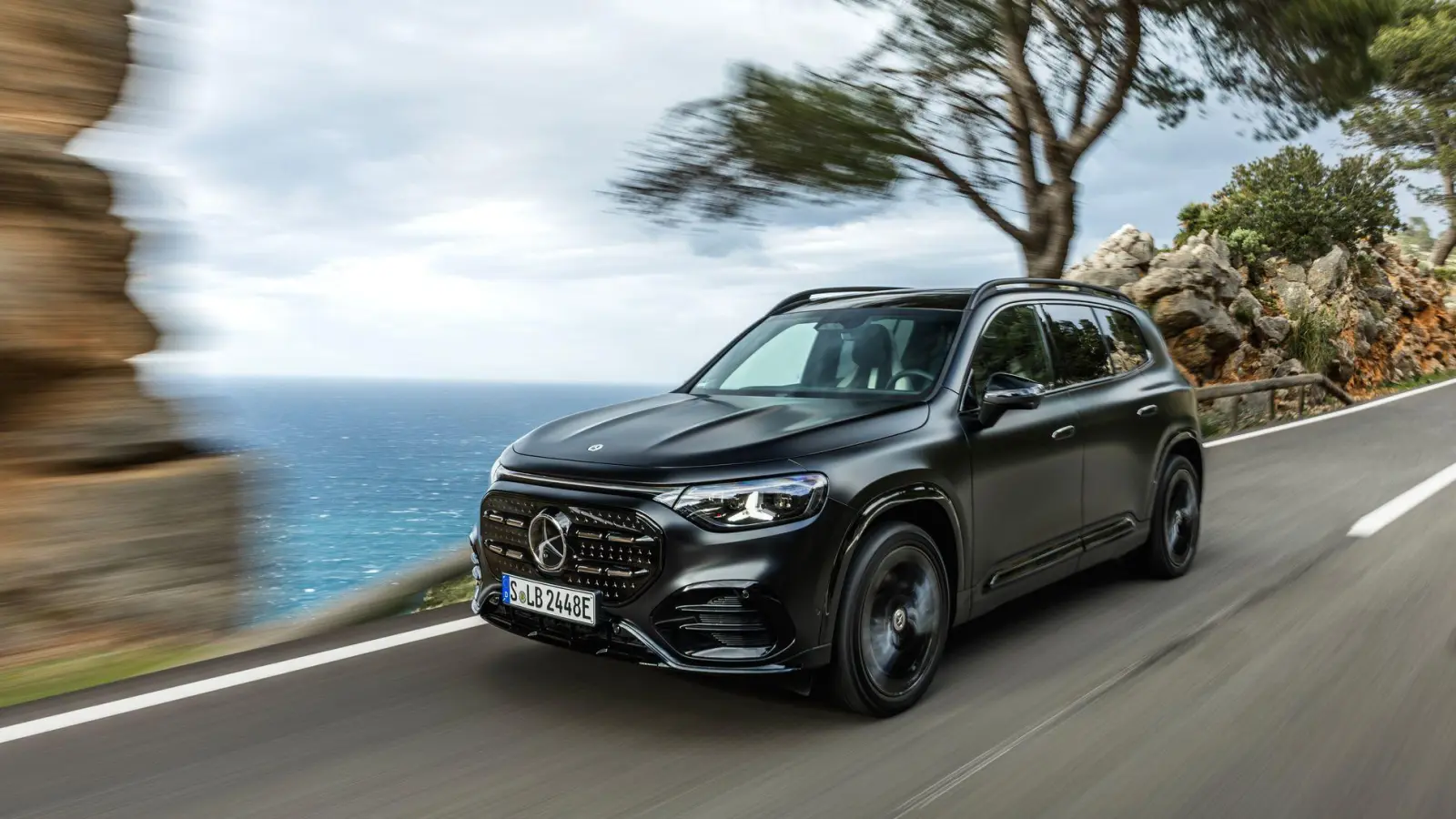 Hybrid-Option für Flexibilität: Neben den Elektrovarianten bietet Mercedes den GLB auch als Hybrid mit drei Leistungsstufen und optionalem Allradantrieb an. (Foto: Miloš Matović/Mercedes Benz AG/dpa-tmn)