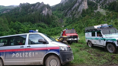 Die Schüler und ihre Begleiter wurden von einem Gewitter überrascht. (Foto: Roland Theny/Filmteam-Austria/apa/dpa)