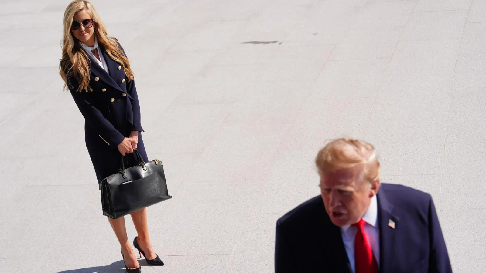 Zacharia hatte erst vor ein paar Tagen ihre erste Pressekonferenz als Trumps Sprecherin - nun gibt sie den Posten US-Kreisen zufolge schon wieder auf.(Archivbild) (Foto: Julia Demaree Nikhinson/AP/dpa)