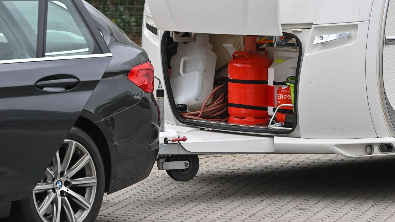 Seit Juni 2025 müssen Flüssiggasanlagen in Wohnmobilen und Wohnwagen alle zwei Jahre geprüft werden, um Sicherheit zu gewährleisten  (Foto: Patrick Pleul/dpa)