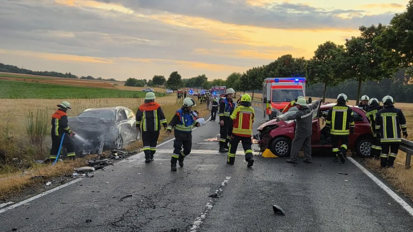 Zwei Schwerverletzte sind die Folge eines Unfalls, der sich am Montagabend auf der Staatsstraße 2252 zwischen Linden und Mailheim ereignete.  (Foto: Rainer Weiskirchen)