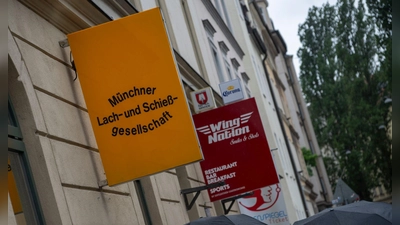 Die Lach- und Schießgesellschaft wird aus Schwabing umziehen. (Archivbild) (Foto: Stefan Puchner/dpa)