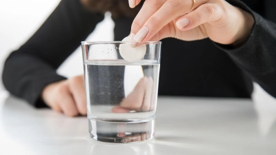 Bei chronisch-entzündlichen Darmerkrankungen können Magnesium-Präparate helfen, einen Mangel des Mineralstoffs auszugleichen. (Foto: Christin Klose/dpa-tmn)