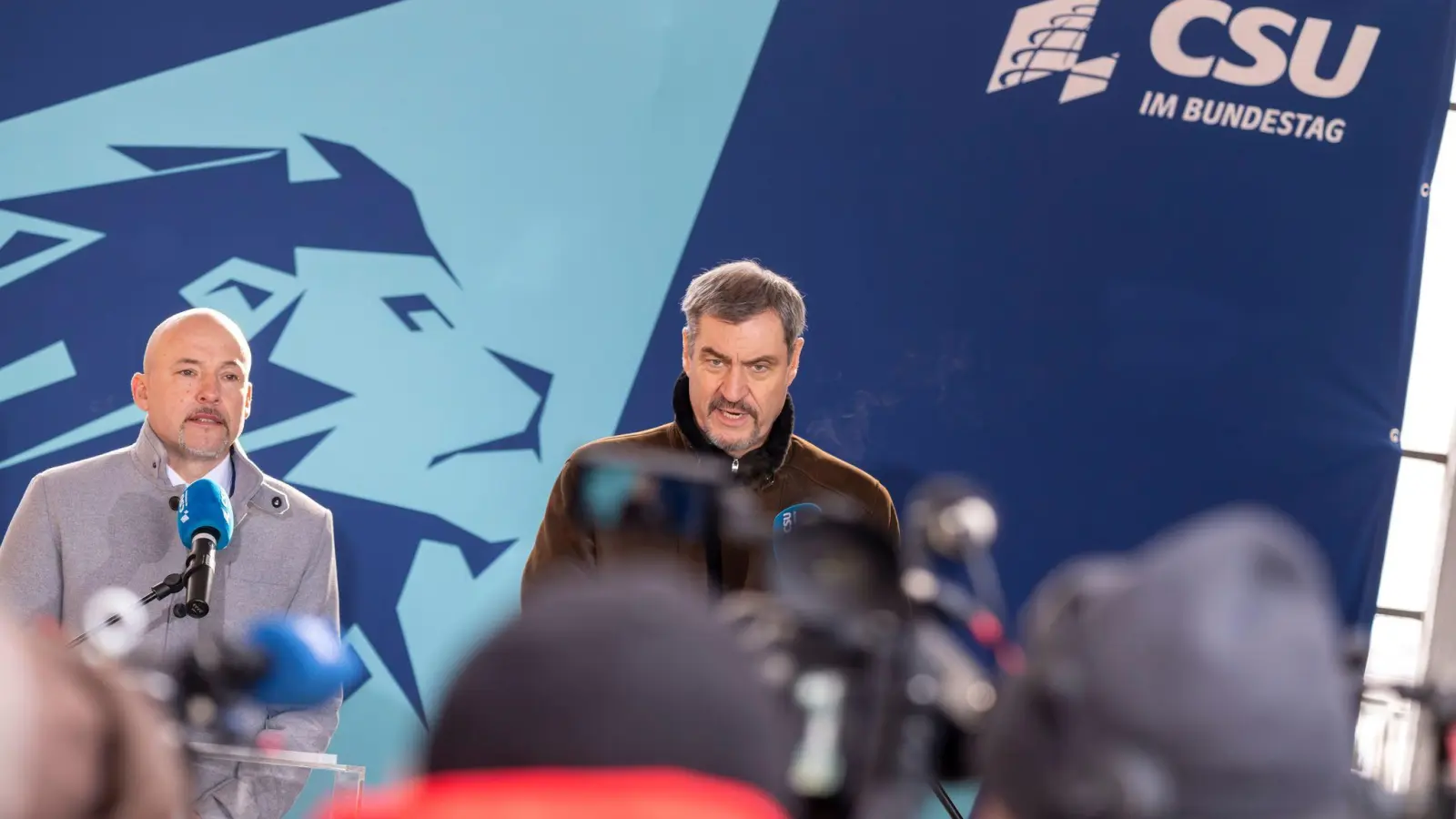 CSU-Chef Söder kann sich eine Beteiligung Deutschlands an der Absicherung eines Waffenstillstands in der Ukraine vorstellen. (Foto: Peter Kneffel/dpa)